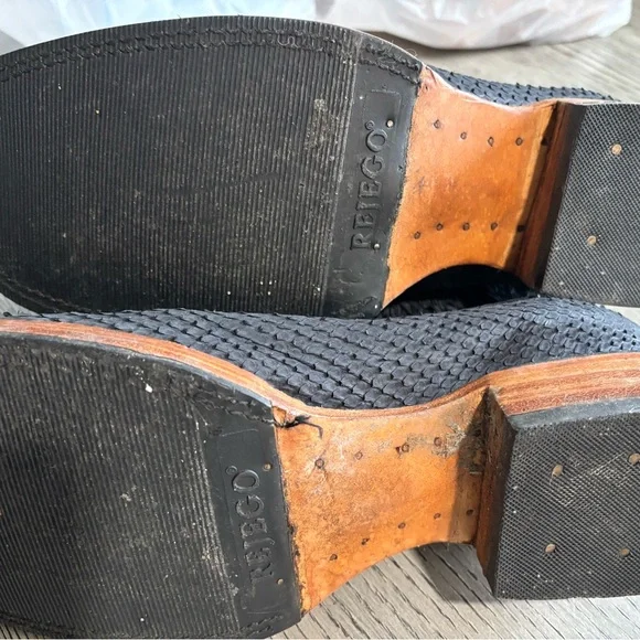Men's Black Textured Leather Boots